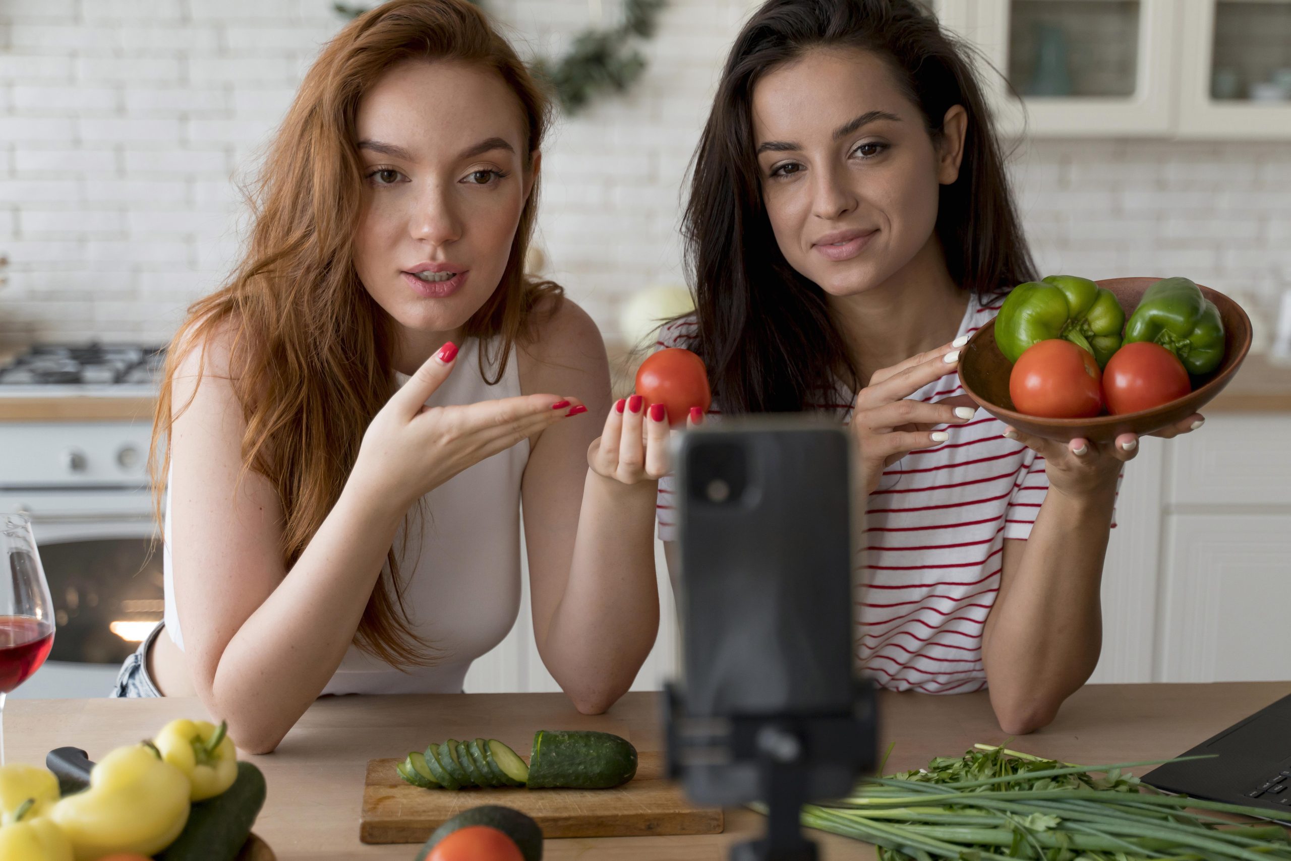 Hình ảnh minh họa phân biệt KOL KOC và Influencer trong chiến dịch Marketing