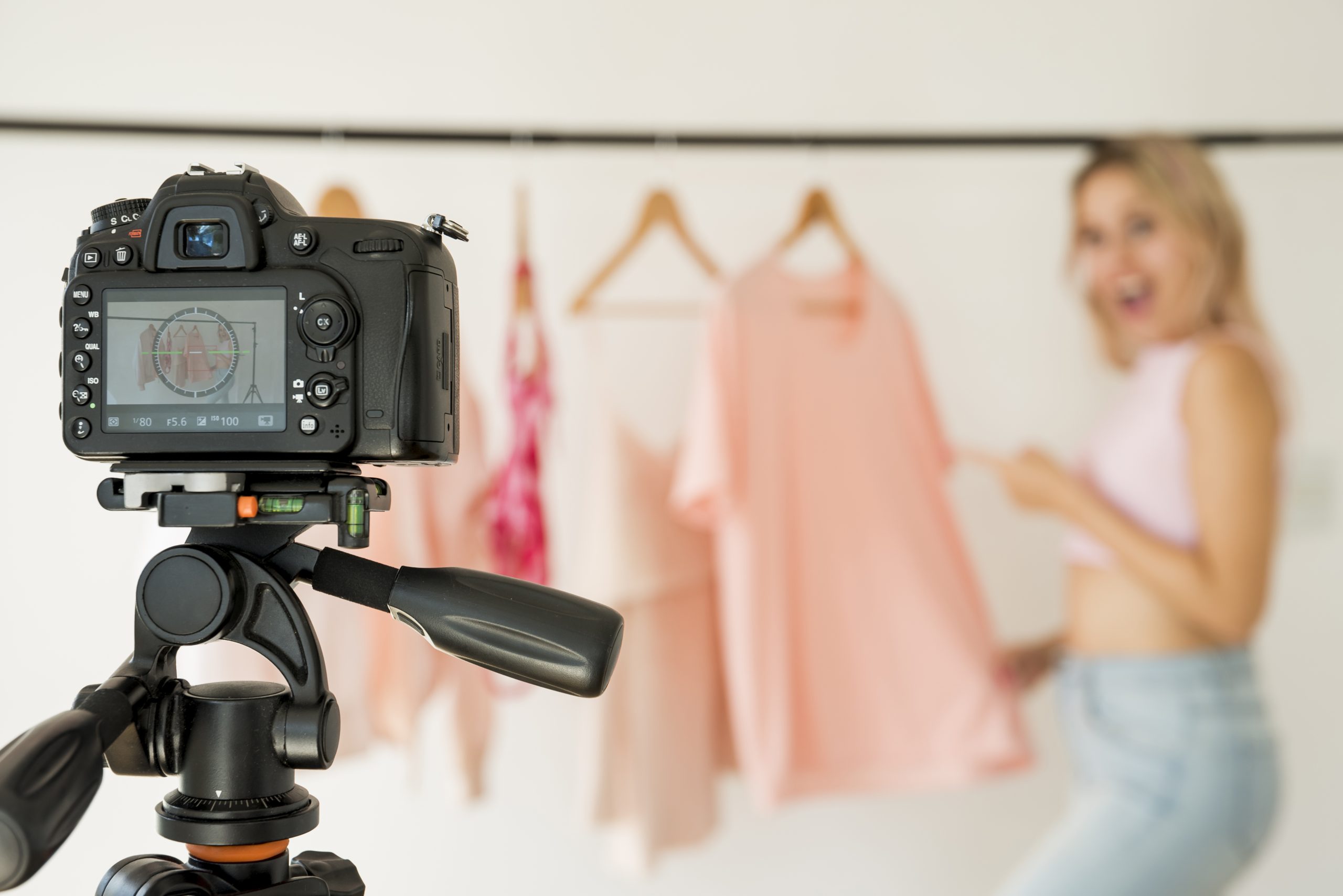 Tại sao nên đầu tư Setup Livestream bằng máy ảnh?